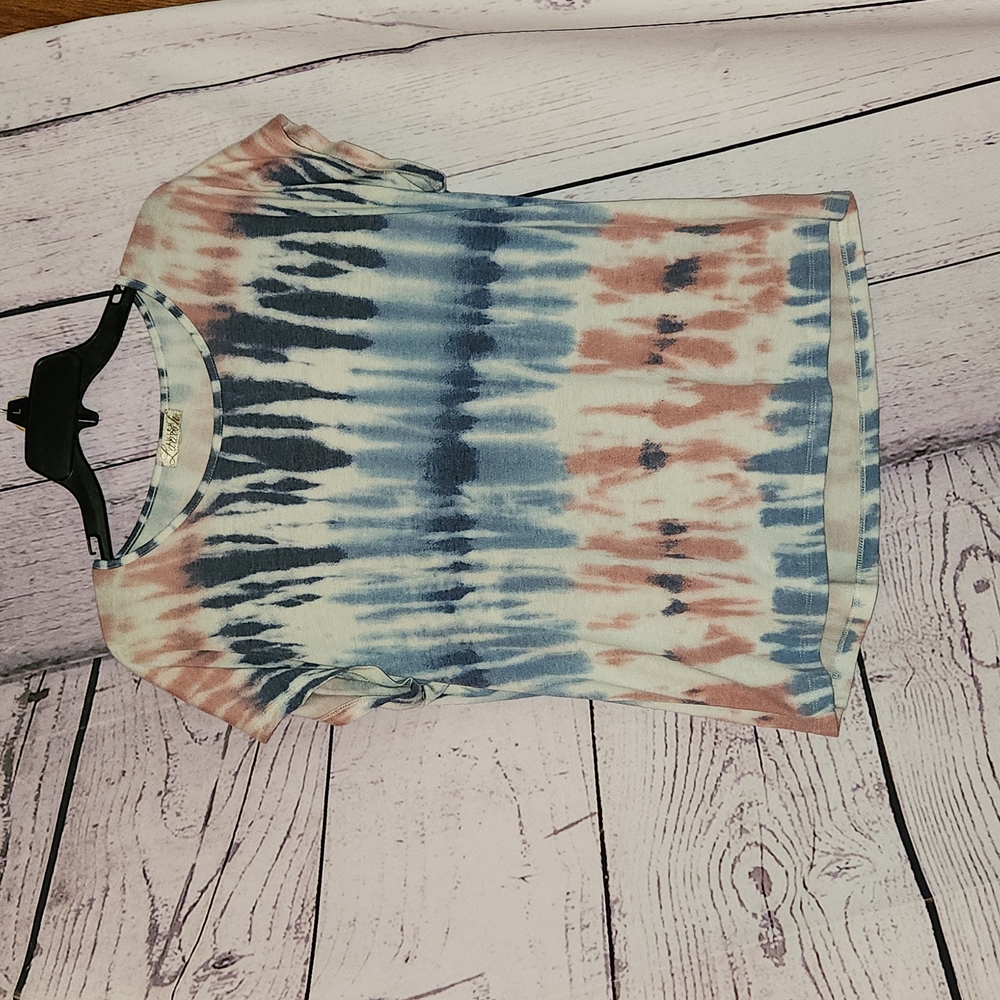 Avish Lavish womans top size Large